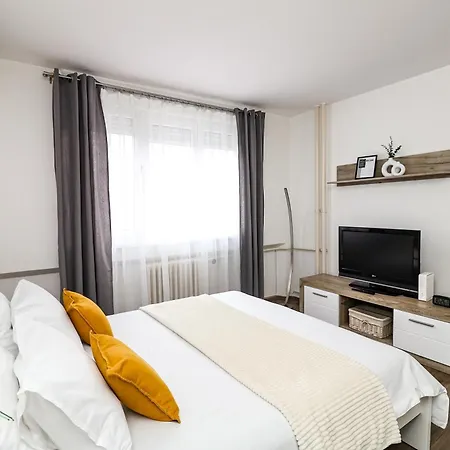 Apartment Astra Near The Main Train Station Novi Sad